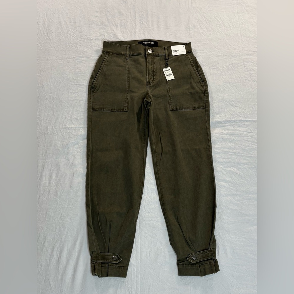EXPRESS STRAIGHT CROP HIGH RISE.Green Jeans.